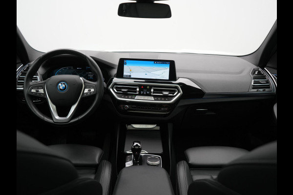 BMW X3 xDrive30e X Line FACELIFT PHEV 293pk Dealer O.H. | Trekhaak Af Fabriek | Panodak | Camera | Sfeerverlichting | Lederen Sportstoelen Verwarmd | Apple Carplay | Navigatie | DAB | Virtual | Cruise Control | Plug In Hybrid |