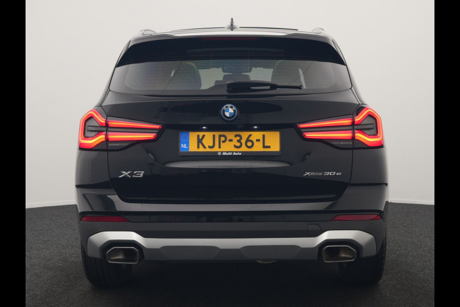 BMW X3 xDrive30e X Line FACELIFT PHEV 293pk Dealer O.H. | Trekhaak Af Fabriek | Panodak | Camera | Sfeerverlichting | Lederen Sportstoelen Verwarmd | Apple Carplay | Navigatie | DAB | Virtual | Cruise Control | Plug In Hybrid |
