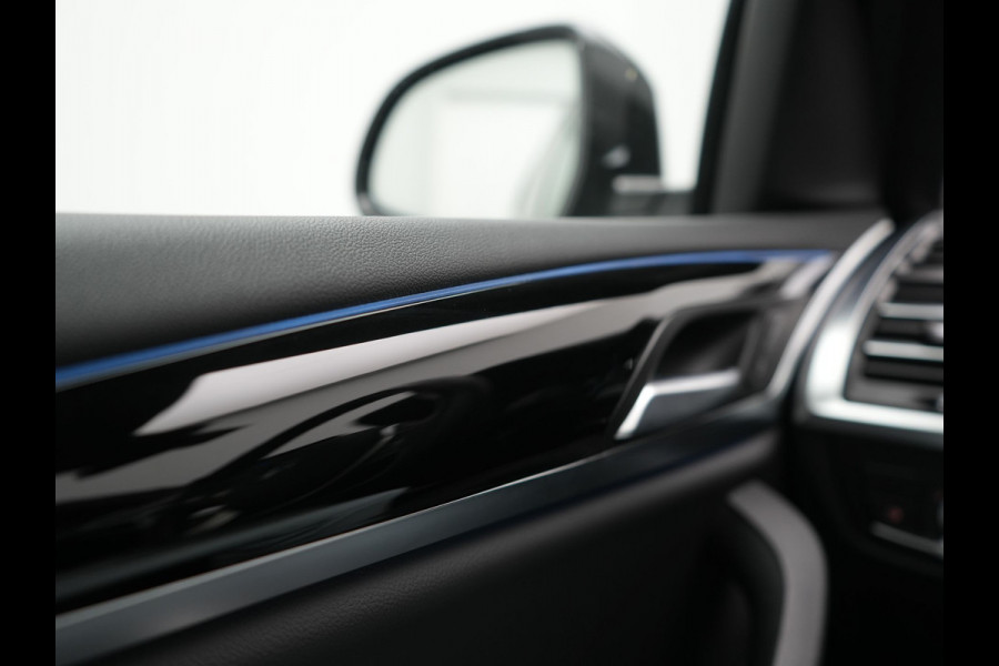 BMW X3 xDrive30e X Line FACELIFT PHEV 293pk Dealer O.H. | Trekhaak Af Fabriek | Panodak | Camera | Sfeerverlichting | Lederen Sportstoelen Verwarmd | Apple Carplay | Navigatie | DAB | Virtual | Cruise Control | Plug In Hybrid |