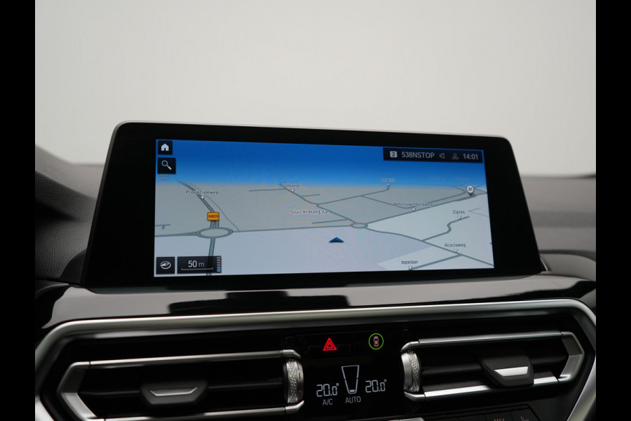 BMW X3 xDrive30e X Line FACELIFT PHEV 293pk Dealer O.H. | Trekhaak Af Fabriek | Panodak | Camera | Sfeerverlichting | Lederen Sportstoelen Verwarmd | Apple Carplay | Navigatie | DAB | Virtual | Cruise Control | Plug In Hybrid |
