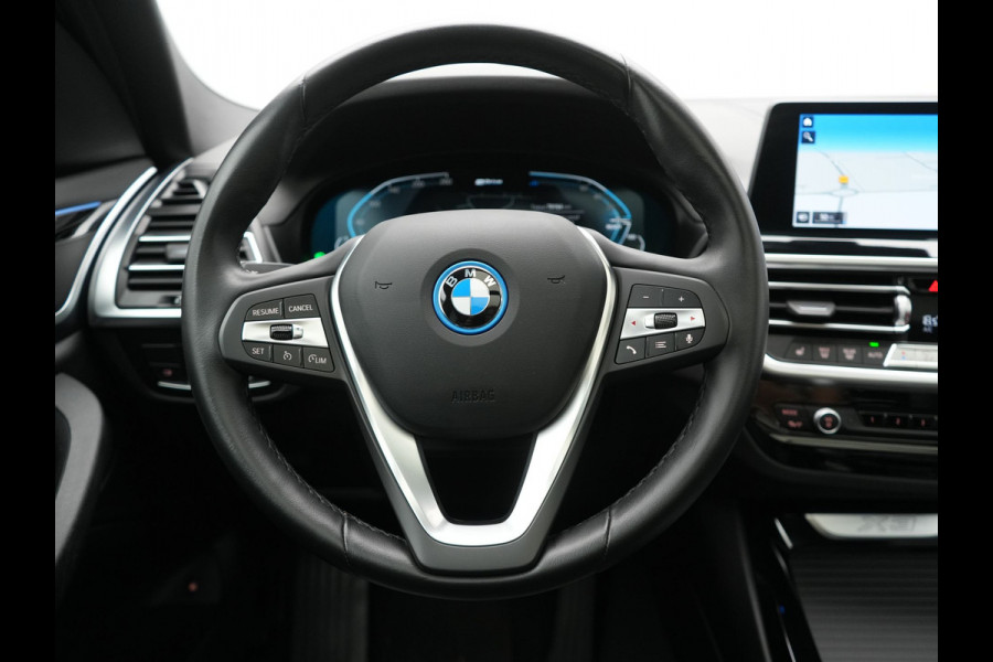 BMW X3 xDrive30e X Line FACELIFT PHEV 293pk Dealer O.H. | Trekhaak Af Fabriek | Panodak | Camera | Sfeerverlichting | Lederen Sportstoelen Verwarmd | Apple Carplay | Navigatie | DAB | Virtual | Cruise Control | Plug In Hybrid |