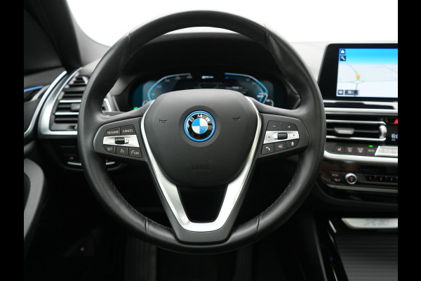 BMW X3 xDrive30e X Line FACELIFT PHEV 293pk Dealer O.H. | Trekhaak Af Fabriek | Panodak | Camera | Sfeerverlichting | Lederen Sportstoelen Verwarmd | Apple Carplay | Navigatie | DAB | Virtual | Cruise Control | Plug In Hybrid |