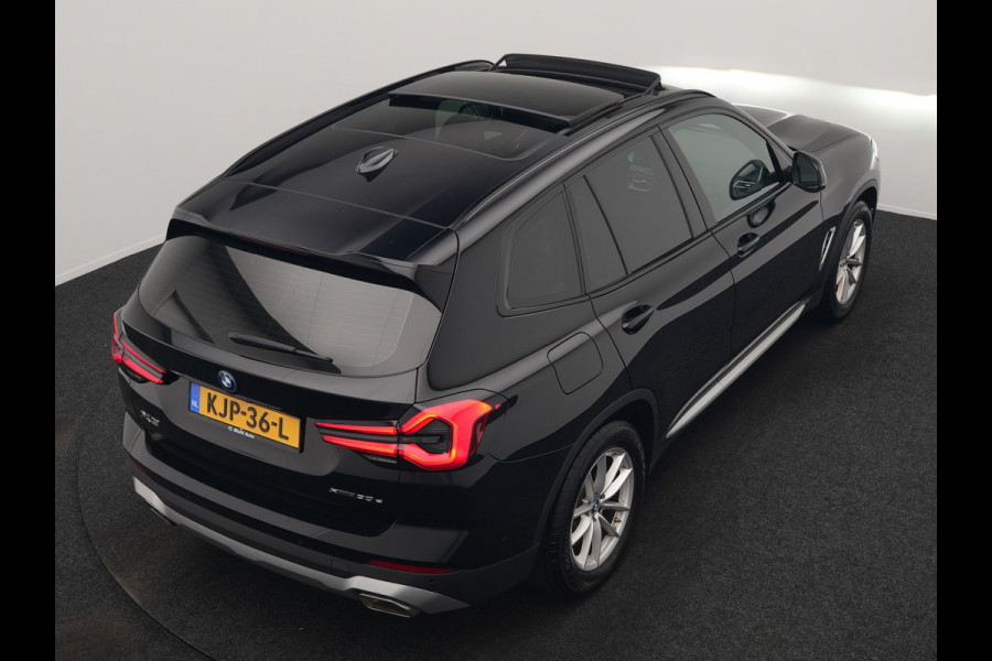 BMW X3 xDrive30e X Line FACELIFT PHEV 293pk Dealer O.H. | Trekhaak Af Fabriek | Panodak | Camera | Sfeerverlichting | Lederen Sportstoelen Verwarmd | Apple Carplay | Navigatie | DAB | Virtual | Cruise Control | Plug In Hybrid |
