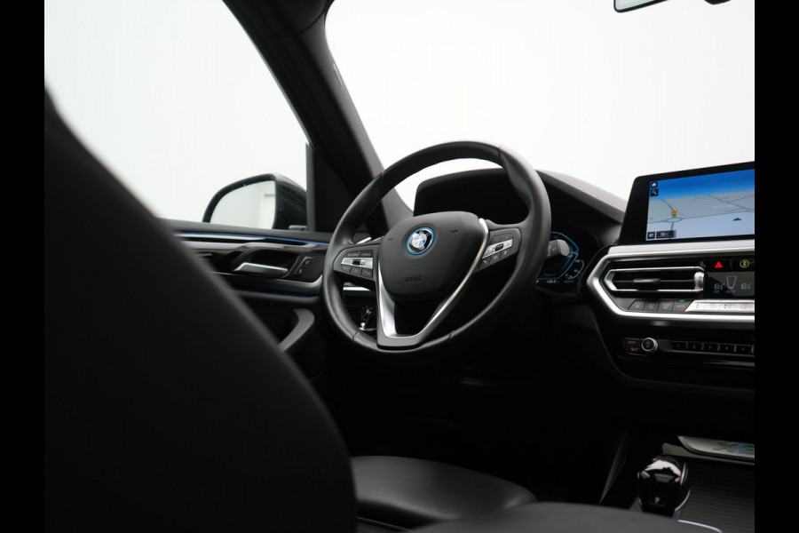 BMW X3 xDrive30e X Line FACELIFT PHEV 293pk Dealer O.H. | Trekhaak Af Fabriek | Panodak | Camera | Sfeerverlichting | Lederen Sportstoelen Verwarmd | Apple Carplay | Navigatie | DAB | Virtual | Cruise Control | Plug In Hybrid |
