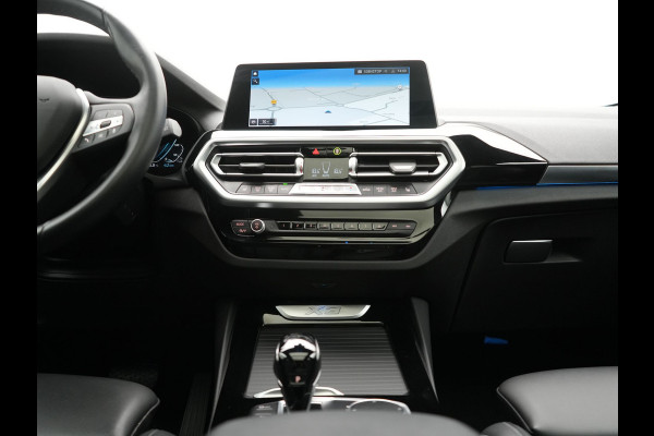 BMW X3 xDrive30e X Line FACELIFT PHEV 293pk Dealer O.H. | Trekhaak Af Fabriek | Panodak | Camera | Sfeerverlichting | Lederen Sportstoelen Verwarmd | Apple Carplay | Navigatie | DAB | Virtual | Cruise Control | Plug In Hybrid |