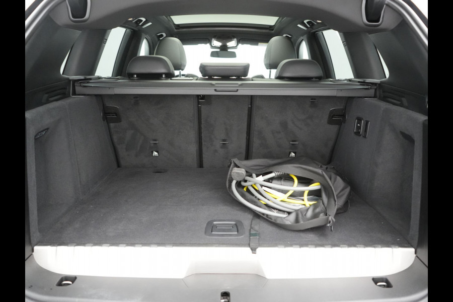BMW X3 xDrive30e X Line FACELIFT PHEV 293pk Dealer O.H. | Trekhaak Af Fabriek | Panodak | Camera | Sfeerverlichting | Lederen Sportstoelen Verwarmd | Apple Carplay | Navigatie | DAB | Virtual | Cruise Control | Plug In Hybrid |