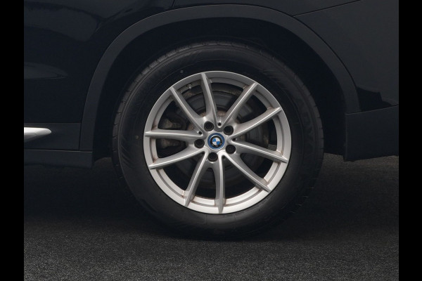 BMW X3 xDrive30e X Line FACELIFT PHEV 293pk Dealer O.H. | Trekhaak Af Fabriek | Panodak | Camera | Sfeerverlichting | Lederen Sportstoelen Verwarmd | Apple Carplay | Navigatie | DAB | Virtual | Cruise Control | Plug In Hybrid |
