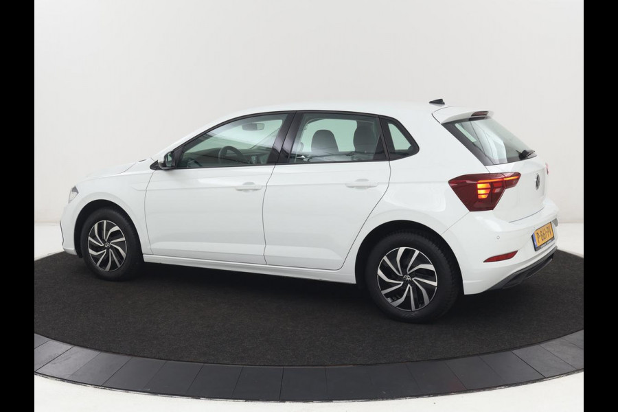 Volkswagen Polo 1.0 TSI Life | Carplay | Navigatie | Parkeerhulp | Adaptive cruise | Airco | File Assistent | Bluetooth | Digital Cockpit | Full LED | Origineel NL