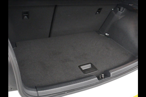 Volkswagen Polo 1.0 TSI Life | Carplay | Navigatie | Parkeerhulp | Adaptive cruise | Airco | File Assistent | Bluetooth | Digital Cockpit | Full LED | Origineel NL