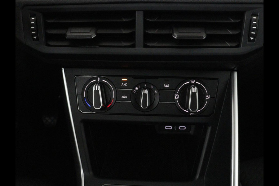 Volkswagen Polo 1.0 TSI Life | Carplay | Navigatie | Parkeerhulp | Adaptive cruise | Airco | File Assistent | Bluetooth | Digital Cockpit | Full LED | Origineel NL