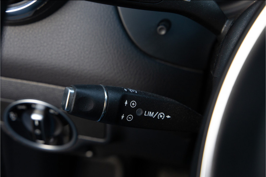 Mercedes-Benz GLA 180 Business Solution Camera, Navi, PDC 2018