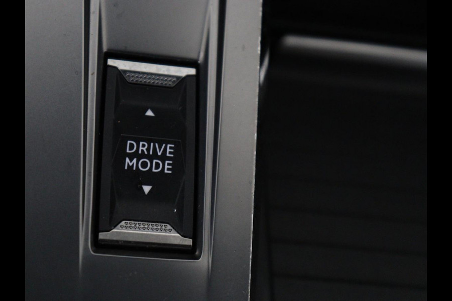 Peugeot 308 1.6 HYbrid 180 Allure Pack Business | SOH 92,4% | Stoelverwarming | Adaptive cruise | Carplay | Half leder | Navigatie | Camera | keyless | Full LED | PHEV | Plug In