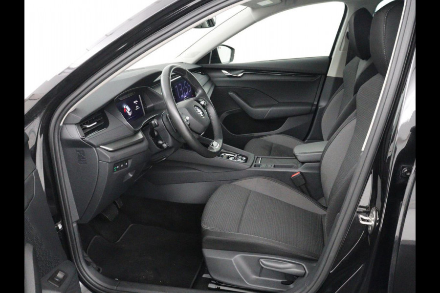 Škoda Octavia 1.0 e-TSI Business Edition | Trekhaak | Adaptive cruise | Carplay | Navigatie | Keyless | Full LED | Parkeerhulp | Virtual Cockpit | Climate control