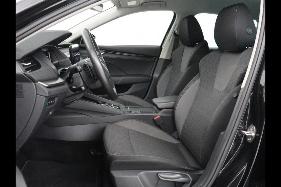 Škoda Octavia 1.0 e-TSI Business Edition | Trekhaak | Adaptive cruise | Carplay | Navigatie | Keyless | Full LED | Parkeerhulp | Virtual Cockpit | Climate control