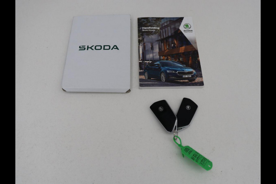 Škoda Octavia 1.0 e-TSI Business Edition | Trekhaak | Adaptive cruise | Carplay | Navigatie | Keyless | Full LED | Parkeerhulp | Virtual Cockpit | Climate control