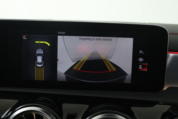 Mercedes-Benz CLA-Klasse 200 Business Solution AMG (PANORAMADAK, SFEERVERLICHTING, STOELVERWARMING, 1e EIGENAAR, GOED ONDERHOUDEN)