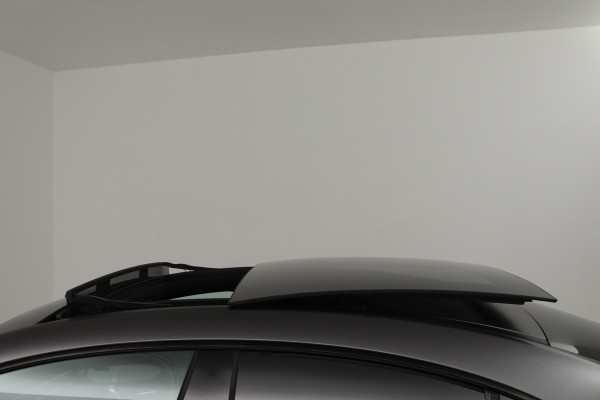 Mercedes-Benz CLA-Klasse 200 Business Solution AMG (PANORAMADAK, SFEERVERLICHTING, STOELVERWARMING, 1e EIGENAAR, GOED ONDERHOUDEN)