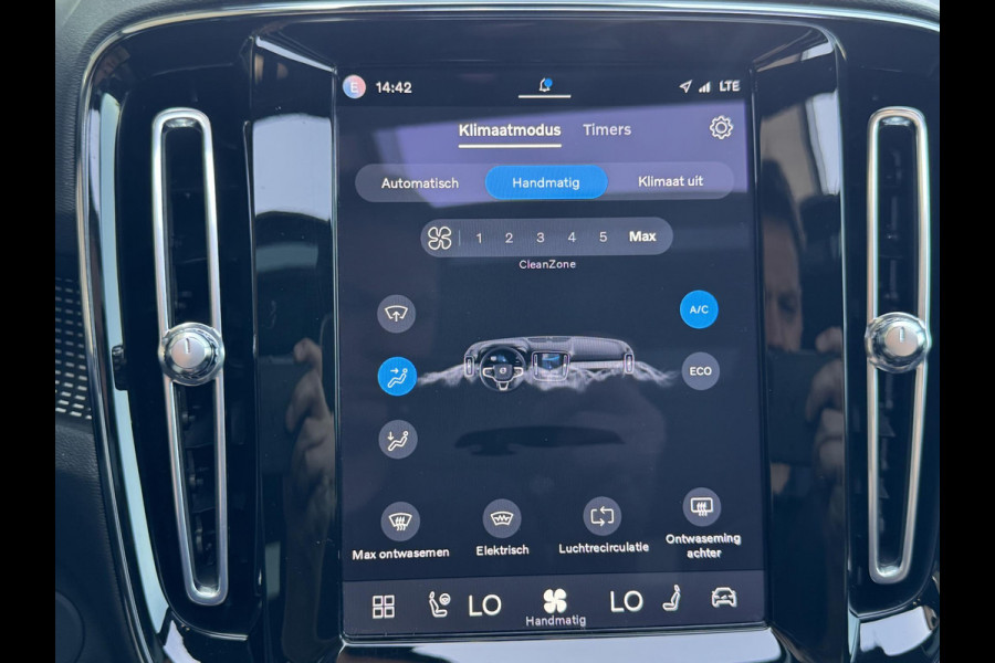 Volvo XC40 Recharge P8 AWD R-Design NL-AUTO | PANODAK | 360 GR CAMERA | SOH 90,4%