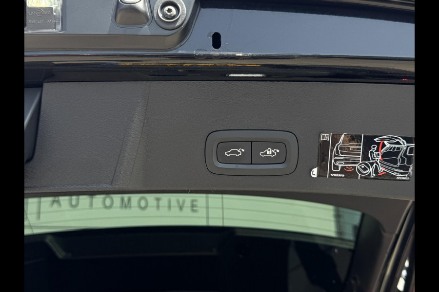 Volvo XC40 Recharge P8 AWD R-Design NL-AUTO | PANODAK | 360 GR CAMERA | SOH 90,4%
