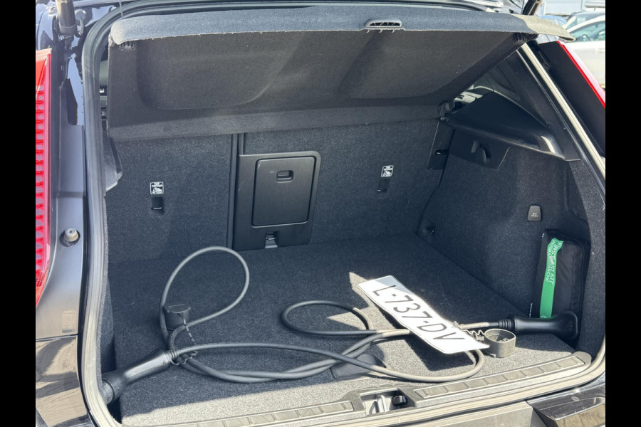 Volvo XC40 Recharge P8 AWD R-Design NL-AUTO | PANODAK | 360 GR CAMERA | SOH 90,4%