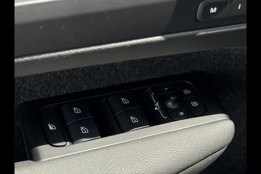 Volvo XC40 Recharge P8 AWD R-Design NL-AUTO | PANODAK | 360 GR CAMERA | SOH 90,4%