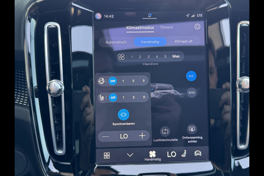Volvo XC40 Recharge P8 AWD R-Design NL-AUTO | PANODAK | 360 GR CAMERA | SOH 90,4%