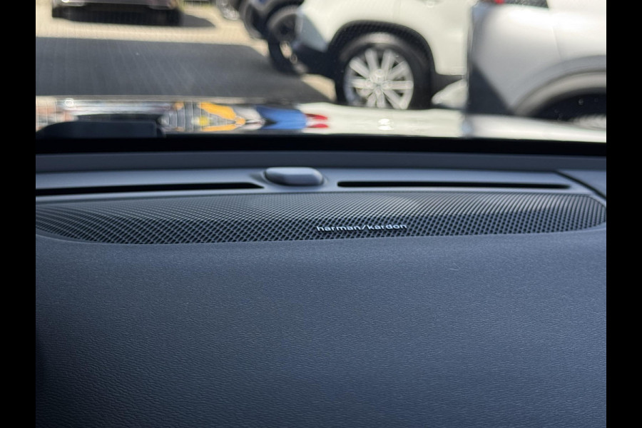 Volvo XC40 Recharge P8 AWD R-Design NL-AUTO | PANODAK | 360 GR CAMERA | SOH 90,4%