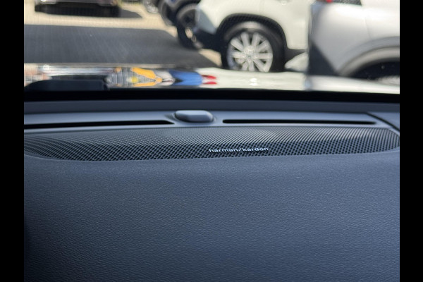 Volvo XC40 Recharge P8 AWD R-Design NL-AUTO | PANODAK | 360 GR CAMERA | SOH 90,4%