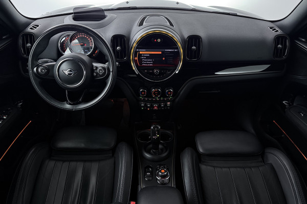 MINI Countryman 1.5 Cooper Chili (PANORAMADAK, STOELVERWARMING, HEAD-UP, CLIMA, H/K, VOORRUIT VERWARMING, LED)