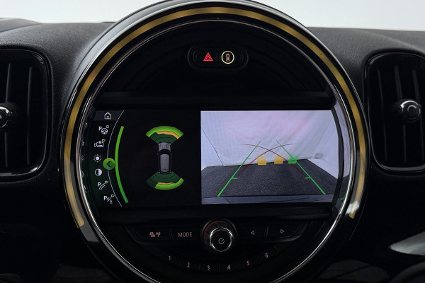 MINI Countryman 1.5 Cooper Chili (PANORAMADAK, STOELVERWARMING, HEAD-UP, CLIMA, H/K, VOORRUIT VERWARMING, LED)