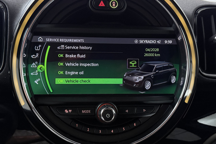MINI Countryman 1.5 Cooper Chili (PANORAMADAK, STOELVERWARMING, HEAD-UP, CLIMA, H/K, VOORRUIT VERWARMING, LED)