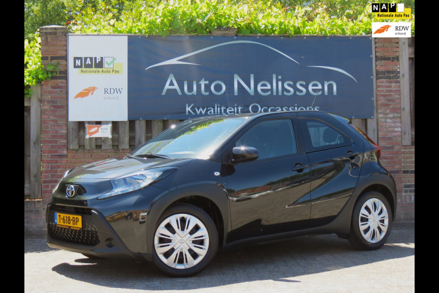 Toyota Aygo X 1.0 VVT-i MT Play 1e EIGENAAR | ORIGINEEL NEDERLANDS | ACHTERUITRIJCAMERA | ADAPTIVE CRUISE | DAB+ RADIO |