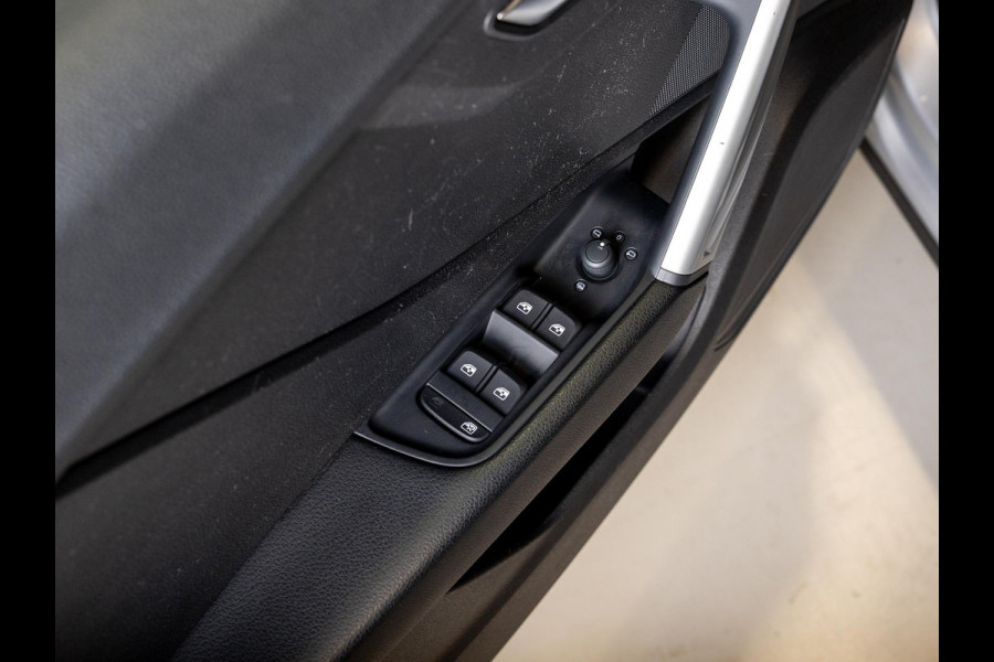 Audi Q2 35 TFSI Advanced edition / 150pk / Stoelverwarming / Adaptieve cruise control / Elektrische achterklep /