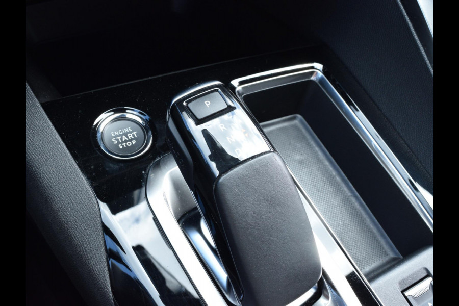 Peugeot 3008 1.6 HYbrid 225 Blue Lease GT TREKHAAK | CAMERA MET SENSOREN | NAVI & CARPLAY |