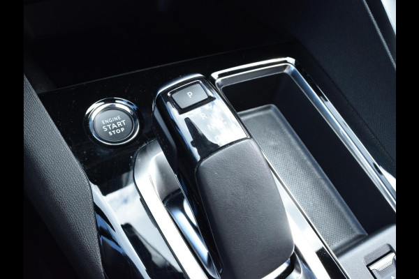 Peugeot 3008 1.6 HYbrid 225 Blue Lease GT TREKHAAK | CAMERA MET SENSOREN | NAVI & CARPLAY |