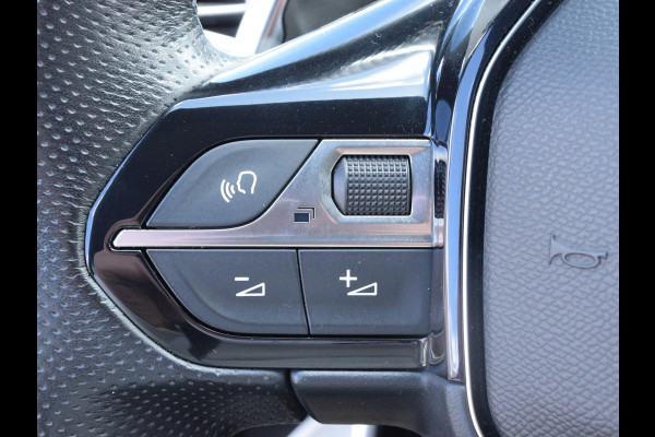 Peugeot 3008 1.6 HYbrid 225 Blue Lease GT TREKHAAK | CAMERA MET SENSOREN | NAVI & CARPLAY |