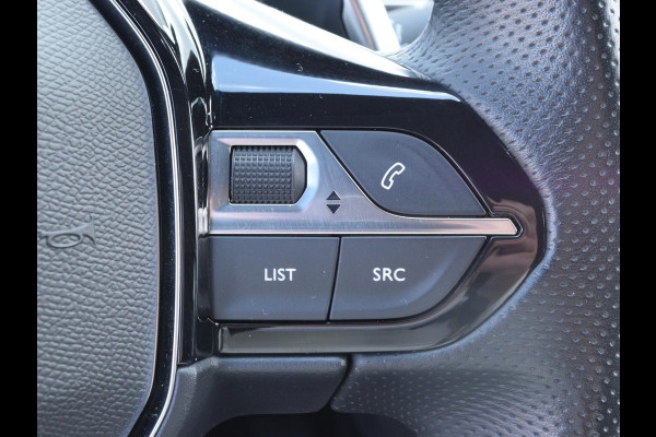 Peugeot 3008 1.6 HYbrid 225 Blue Lease GT TREKHAAK | CAMERA MET SENSOREN | NAVI & CARPLAY |