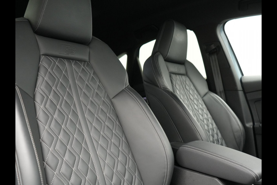Audi Q4 e-tron 40 S Line 77 kWh 204pk | Adaptive Cruise | Valcona Lederen Sportstoelen Verwarmd | 20"L.M | Apple Carplay | Keyless | Blis | Camera | Virtual | Navigatie | DAB |