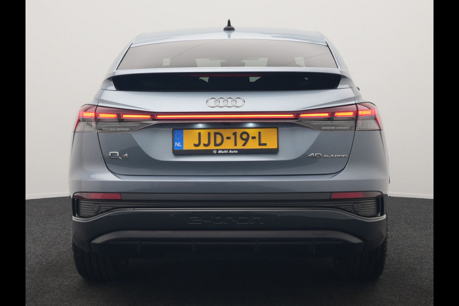 Audi Q4 e-tron 40 S Line 77 kWh 204pk | Adaptive Cruise | Valcona Lederen Sportstoelen Verwarmd | 20"L.M | Apple Carplay | Keyless | Blis | Camera | Virtual | Navigatie | DAB |