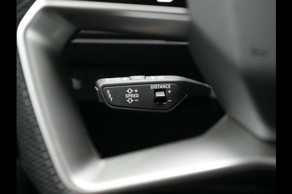 Audi Q4 e-tron 40 S Line 77 kWh 204pk | Adaptive Cruise | Valcona Lederen Sportstoelen Verwarmd | 20"L.M | Apple Carplay | Keyless | Blis | Camera | Virtual | Navigatie | DAB |