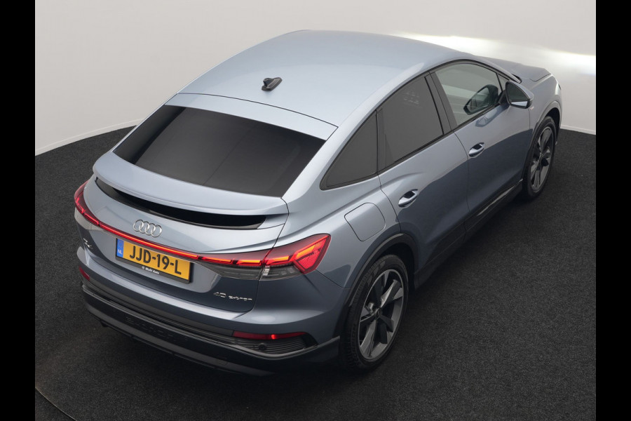 Audi Q4 e-tron 40 S Line 77 kWh 204pk | Adaptive Cruise | Valcona Lederen Sportstoelen Verwarmd | 20"L.M | Apple Carplay | Keyless | Blis | Camera | Virtual | Navigatie | DAB |