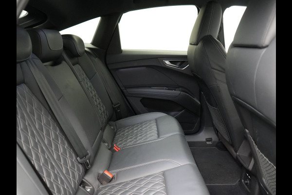 Audi Q4 e-tron Sportback 40 S Line 77 kWh 204pk | Adaptive Cruise | Valcona Lederen Sportstoelen Verwarmd | 20"L.M | Apple Carplay | Keyless | Blis | Camera | Virtual | Navigatie | DAB |