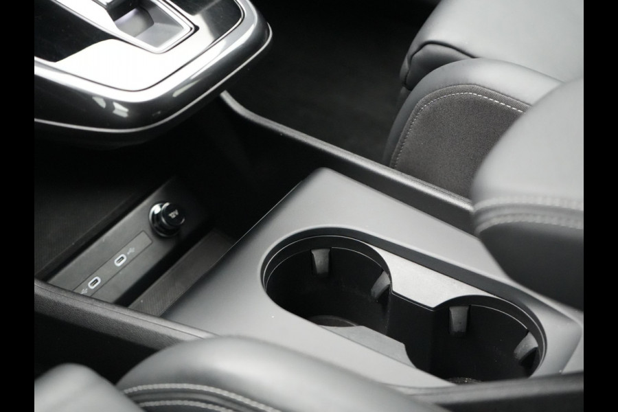Audi Q4 e-tron Sportback 40 S Line 77 kWh 204pk | Adaptive Cruise | Valcona Lederen Sportstoelen Verwarmd | 20"L.M | Apple Carplay | Keyless | Blis | Camera | Virtual | Navigatie | DAB |