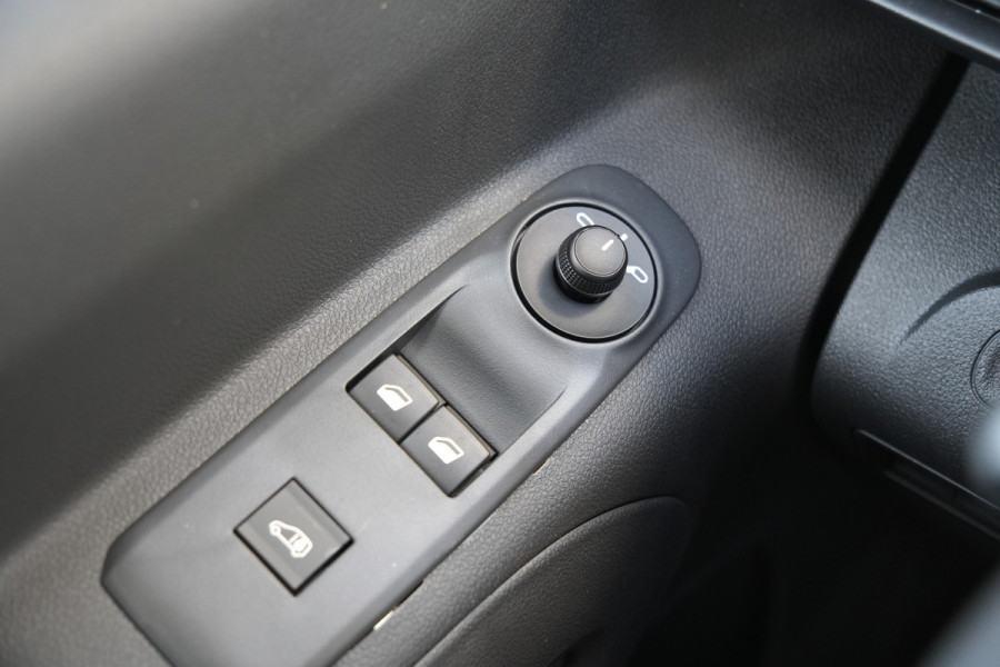 Citroën Berlingo 1.5 BlueHDI Club 100pk - Cruise - Airco - Bluetooth - Houte vloer - Rijklaar