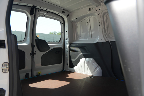 Citroën Berlingo 1.5 BlueHDI Club 100pk - Cruise - Airco - Bluetooth - Houte vloer - Rijklaar