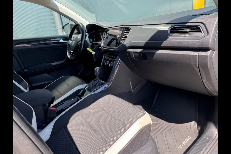 Volkswagen T-Roc 1.5 TSI Automaat Sport * Virtual Cockpit * Carplay * Full Led * Adaptieve Cruise *