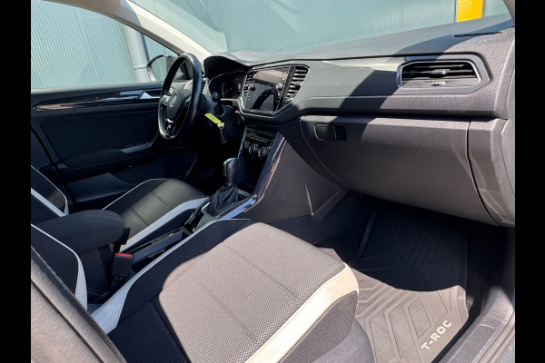 Volkswagen T-Roc 1.5 TSI Automaat Sport * Virtual Cockpit * Carplay * Full Led * Adaptieve Cruise *