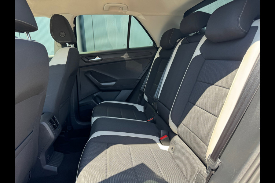 Volkswagen T-Roc 1.5 TSI Automaat Sport * Virtual Cockpit * Carplay * Full Led * Adaptieve Cruise *