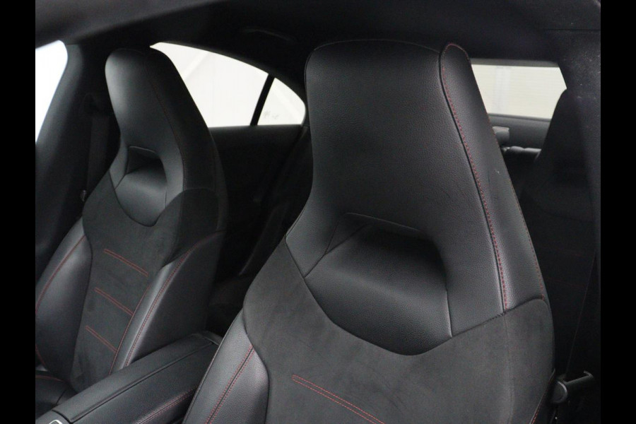 Mercedes-Benz CLA-Klasse 180 Business Solution AMG | Stoelverwarming | Leder/Alcantara | Navigatie | Park Assist | Widescreen | Full LED | Climate control | Bluetooth | Cruise control | Sportstoelen