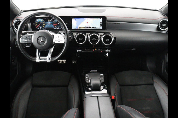 Mercedes-Benz CLA-Klasse 180 Business Solution AMG | Stoelverwarming | Leder/Alcantara | Navigatie | Park Assist | Widescreen | Full LED | Climate control | Bluetooth | Cruise control | Sportstoelen